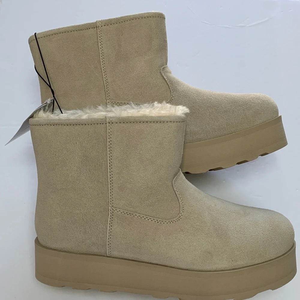 Time and Tru Genuine Leather Winter Boots for Women. Size:9 Brand New with Tags.